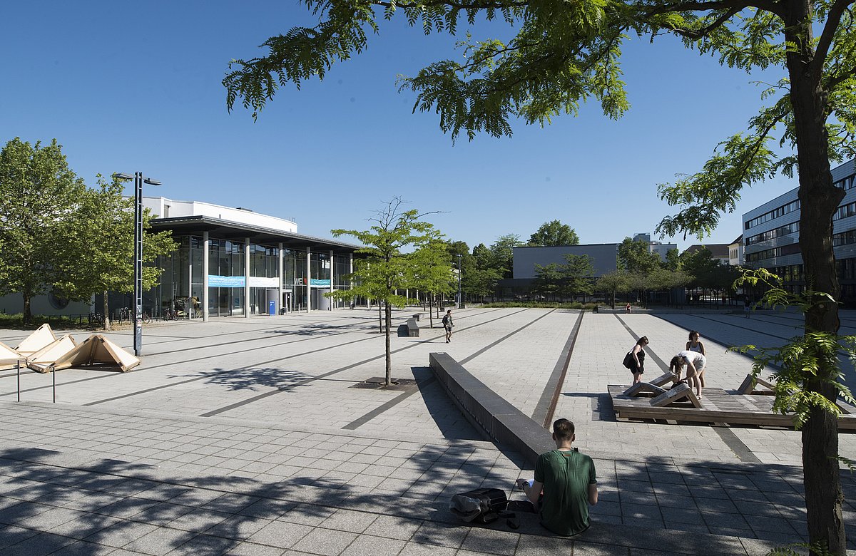 Campus und Mensa einer Hochschule