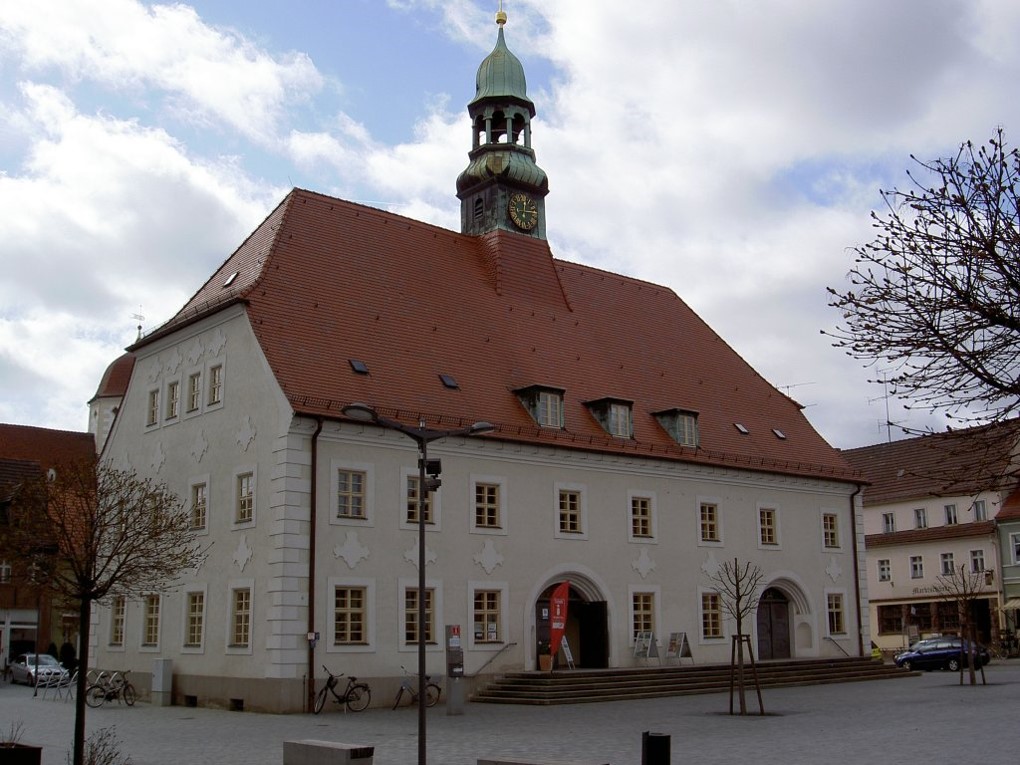 Finsterwalder Rathaus als Sitz der Präsenzstelle Westlausitz | Finsterwalde